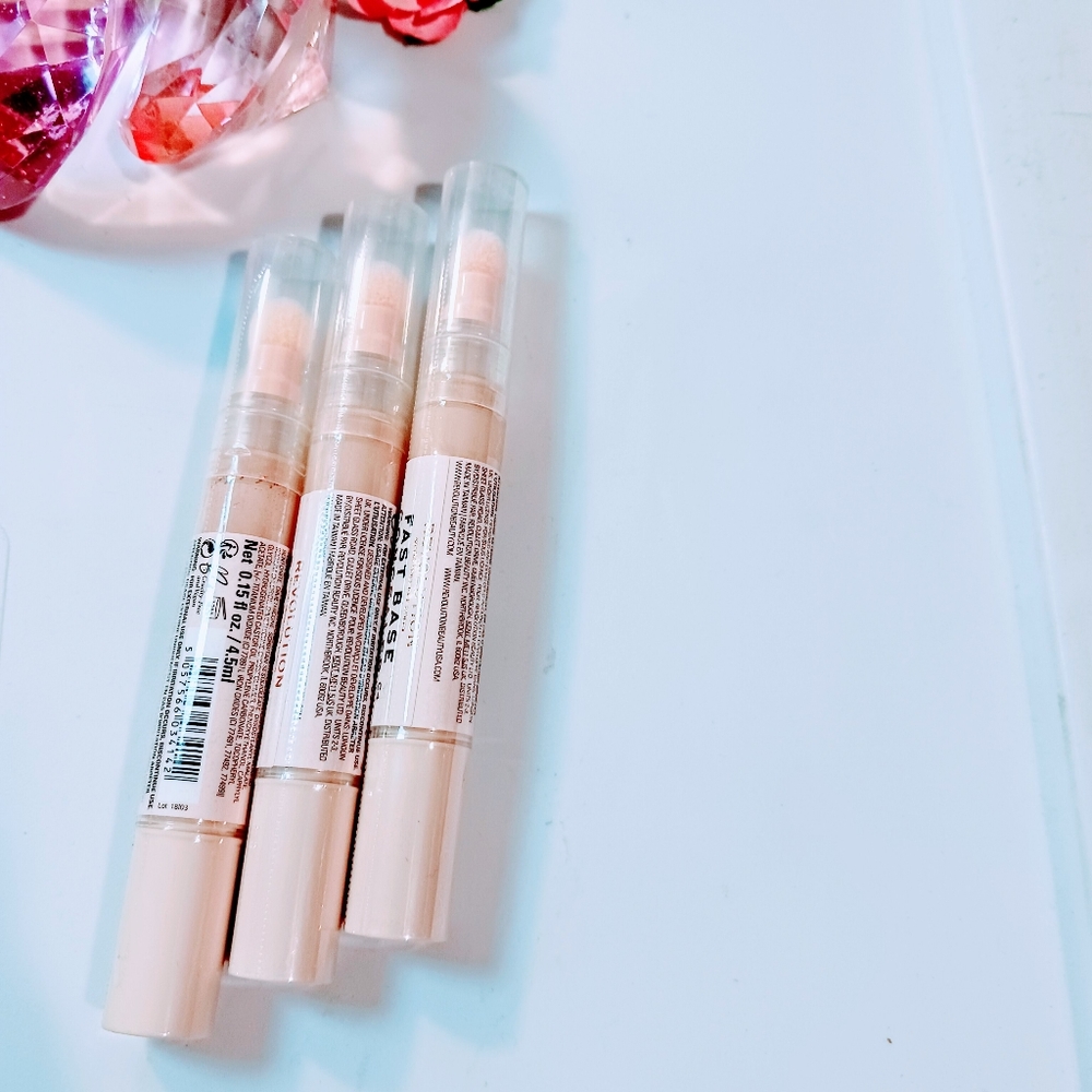 Base and Concealer Revolution Makeup Beauty New 3pc Bundle new
